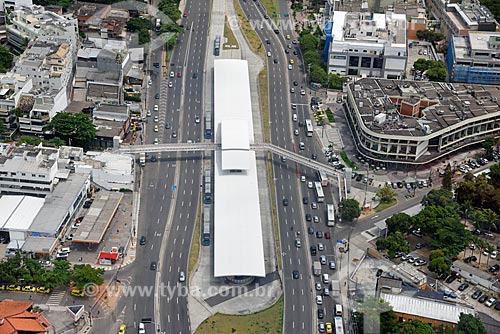  Aerial photo of the Armando Lombardi Avenue with the Station of BRT Transoeste - Jardim Oceanico Station  - Rio de Janeiro city - Rio de Janeiro state (RJ) - Brazil