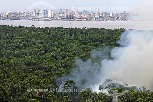  Aerial photo of the burned - Amazon Rainforest with the buildings from the city of Manaus in the background  - Manaus city - Amazonas state (AM) - Brazil