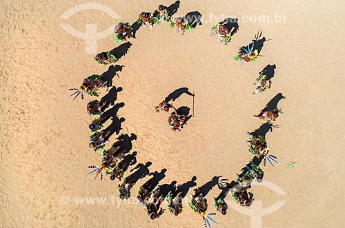  Picture taken with drone of men in a circle during the Tapanawana dance - also known as Fish Festival - Aiha village of the Kalapalo tribe - INCREASE OF 100% OF THE VALUE OF TABLE  - Querencia city - Mato Grosso state (MT) - Brazil