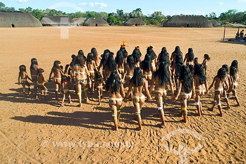  Indigenous woman during the Yamaricuma Dance - in indigenous mythology the legend Yamaricuma narrates a revolt of the women - Aiha village of the Kalapalo tribe - INCREASE OF 100% OF THE VALUE OF TABLE  - Querencia city - Mato Grosso state (MT) - Brazil