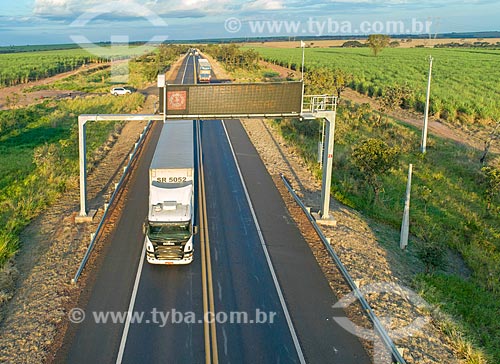 Transbrasiliana Highway (BR-153) - also known as Belem-Brasilia Highway and Bernardo Sayao Highway  - Comendador Gomes city - Minas Gerais state (MG) - Brazil