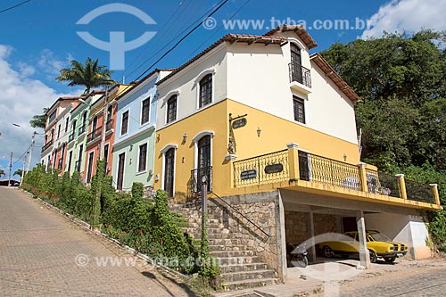  Houses - Guaramiranga city - with car customized with the colors of a Camaro in garage to the right  - Guaramiranga city - Ceara state (CE) - Brazil