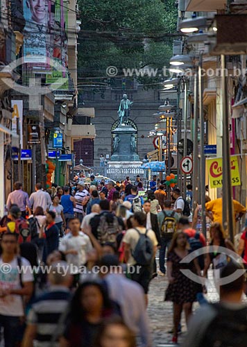  Pedestrians  - Ouvidor Street with the statue in tribute of Jose Bonifacio (1872) - Largo de Sao Francisco de Paula Square - in the background  - Rio de Janeiro city - Rio de Janeiro state (RJ) - Brazil