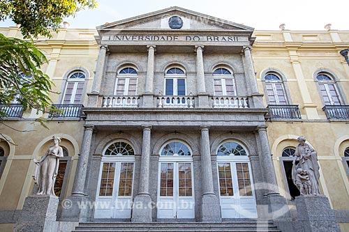  Facade of building of Praia Vermelha Campus of the Federal University of Rio de Janeiro - old University of Brazil - with the Statue of Science - to the left - and the Statue of Charity - to the right  - Rio de Janeiro city - Rio de Janeiro state (RJ) - Brazil