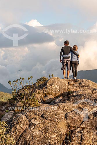  Couple observing view - Tres Picos State Park  - Teresopolis city - Rio de Janeiro state (RJ) - Brazil