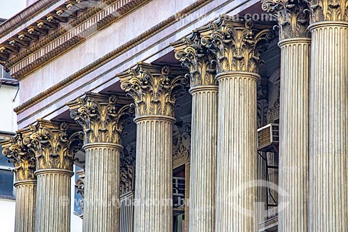  Detail of columns on the facade of old building of Amortization Bank (1906) - now houses the Gerencia do Meio Circulante (MECIR) do Banco Central from Brazilian Central Bank  - Rio de Janeiro city - Rio de Janeiro state (RJ) - Brazil