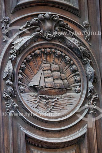 Detail of carving in the door of rosewood by Manuel Ferreira Tunes - old headquarters of Santos Docks Company (1908) - now houses the headquarters of the Regional Superintendence of IPHAN  - Rio de Janeiro city - Rio de Janeiro state (RJ) - Brazil