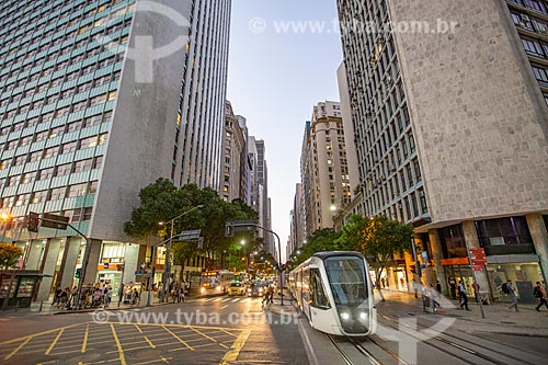  Light rail transit transiting on corner of Rio Branco Avenue with Nilo Pecanha Avenue during the nightfall  - Rio de Janeiro city - Rio de Janeiro state (RJ) - Brazil