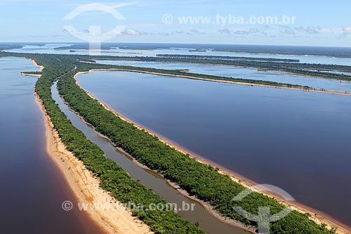  Aerial photo of the Negro River near to Anavilhanas National Park  - Manaus city - Amazonas state (AM) - Brazil