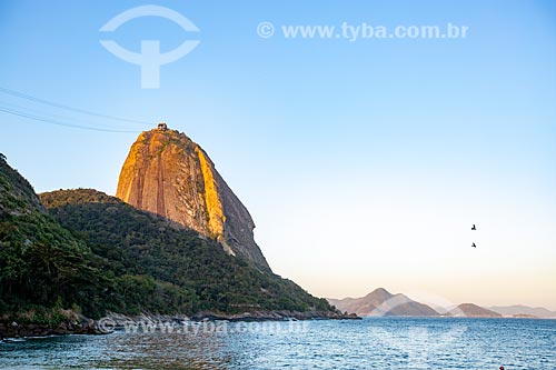  View of the Vermelha Beach (Red Beach) waterfront with the Sugarloaf in the background  - Rio de Janeiro city - Rio de Janeiro state (RJ) - Brazil