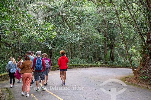  Tourists walking - kerbside of the Cascatinha Road - Tijuca National Park  - Rio de Janeiro city - Rio de Janeiro state (RJ) - Brazil