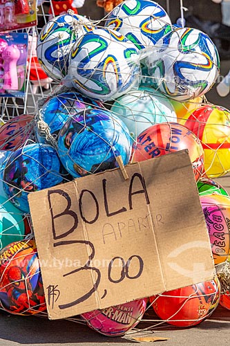  Detail of balls on sale - Quinta da Boa Vista Park  - Rio de Janeiro city - Rio de Janeiro state (RJ) - Brazil