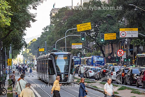  Light rail transit transiting on Rio Branco Avenue  - Rio de Janeiro city - Rio de Janeiro state (RJ) - Brazil