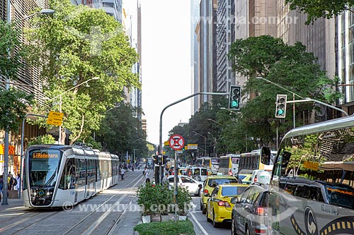  Light rail transit transiting on Rio Branco Avenue  - Rio de Janeiro city - Rio de Janeiro state (RJ) - Brazil