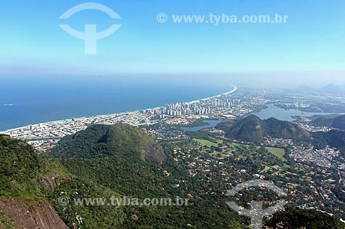  View of the Barra da Tijuca Beach during the trail - Tijuca National Park  - Rio de Janeiro city - Rio de Janeiro state (RJ) - Brazil