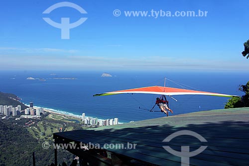  Hang glider take-off from Pedra Bonita (Bonita Stone)/Pepino ramp  - Rio de Janeiro city - Rio de Janeiro state (RJ) - Brazil