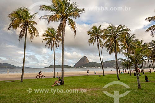  Flamengo Beach waterfront with the Sugarloaf in the background  - Rio de Janeiro city - Rio de Janeiro state (RJ) - Brazil