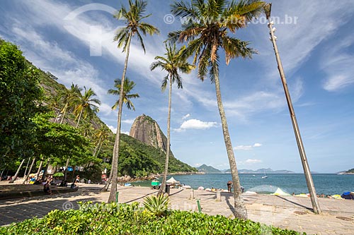  View of the Vermelha Beach (Red Beach) waterfront with the Sugarloaf in the background  - Rio de Janeiro city - Rio de Janeiro state (RJ) - Brazil