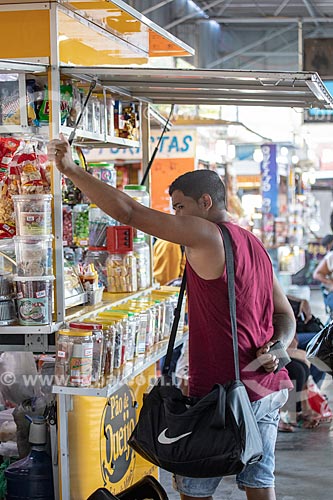  Kiosk of snacks and sweets - People of Marica Bus Station - old Jacinto Luis Caetano Bus Terminal  - Marica city - Rio de Janeiro state (RJ) - Brazil