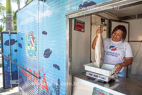  Fish on sale - Fish Truck Project - Secretariat of Agriculture, Livestock and Fisheries of the Municipality of Marica - project with the objective of selling fresh fish at low cost  - Marica city - Rio de Janeiro state (RJ) - Brazil