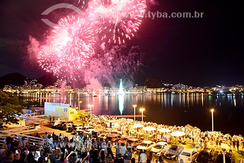  Fireworks show during the inauguration of the Lagoa Rodrigo de Freitas christmas tree  - Rio de Janeiro city - Rio de Janeiro state (RJ) - Brazil