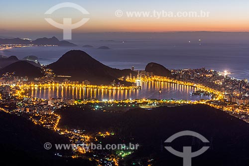  View of Rodrigo de Freitas Lagoon from the Rock of Proa (Rock of Prow) during the dawn  - Rio de Janeiro city - Rio de Janeiro state (RJ) - Brazil