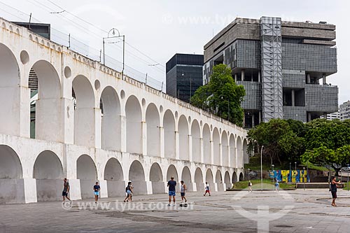  View of Lapa Arches (1750) with the Build of the PETROBRAS headquarters in the background  - Rio de Janeiro city - Rio de Janeiro state (RJ) - Brazil