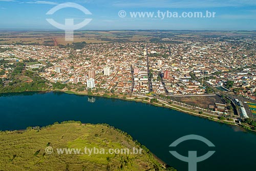  Picture taken with drone of the Itumbiara city with the Paranaiba River - natural boundary between Goias and Minas Gerais states  - Itumbiara city - Goias state (GO) - Brazil