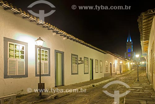  Facade of Cora Coralina House Museum - house where lived the writer Cora Coralina - with the Nossa Senhora do Rosario dos Pretos Church (1930) in the background  - Goias city - Goias state (GO) - Brazil
