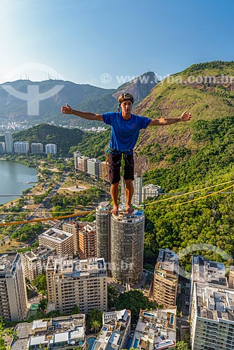 Practitioner of slackline - Cantagalo Hill  - Rio de Janeiro city - Rio de Janeiro state (RJ) - Brazil