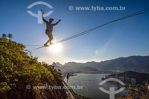  Practitioner of slackline - Cantagalo Hill  - Rio de Janeiro city - Rio de Janeiro state (RJ) - Brazil