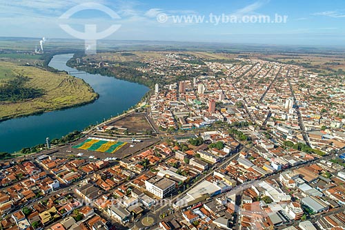  Picture taken with drone of the Paranaiba River waterfront - Itumbiara city - boundary between Goias and Minas Gerais states  - Itumbiara city - Goias state (GO) - Brazil