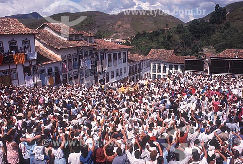  Children dressed as an angel during procession - Holy Week - Ouro Preto city historic center - 90s  - Ouro Preto city - Minas Gerais state (MG) - Brazil