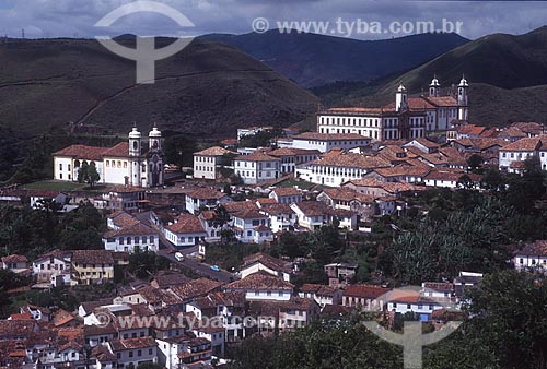  General view of the Ouro Preto city historic center with the Saint Francis of Assisi Church - to the left - and Museum of the Inconfidencia (1780) and the Our Lady of Mount Carmel Church (1756) in the background - 2000s  - Ouro Preto city - Minas Gerais state (MG) - Brazil