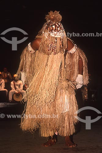  Man characterized as Babalú-Ayé - orisha of candomble for communicable diseases and their respective cures - 80s  - Brazil