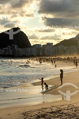  Bathers - Leme Beach during the sunset with the Cabritos Mountain (Kid Goat Mountain) in the background  - Rio de Janeiro city - Rio de Janeiro state (RJ) - Brazil