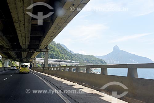  Traffic - Joa Highway (1972) - also know as Bandeiras Highway - with the Morro Dois Irmaos (Two Brothers Mountain) in the background  - Rio de Janeiro city - Rio de Janeiro state (RJ) - Brazil