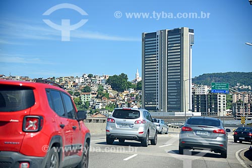  Traffic - Gasometro Viaduct with the Holiday inn Porto Maravilha in the background  - Rio de Janeiro city - Rio de Janeiro state (RJ) - Brazil