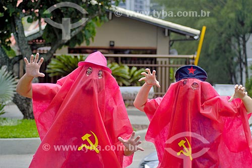  Reveler costumed of socialism during the carnival  - Rio de Janeiro city - Rio de Janeiro state (RJ) - Brazil