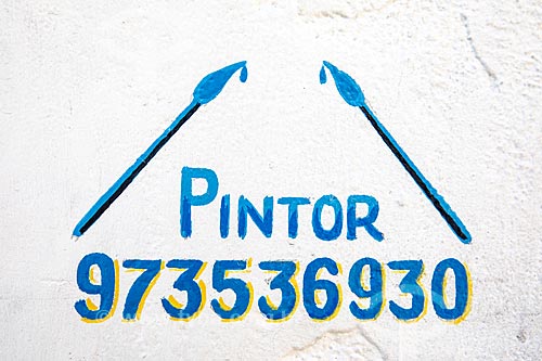  Detail of placard that says: painter  - Rio de Janeiro city - Rio de Janeiro state (RJ) - Brazil