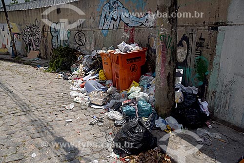  Full dump - Russel Street  - Rio de Janeiro city - Rio de Janeiro state (RJ) - Brazil