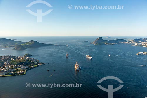  Aerial photo of the Guanabara Bay with the Sugarloaf in the background  - Rio de Janeiro city - Rio de Janeiro state (RJ) - Brazil