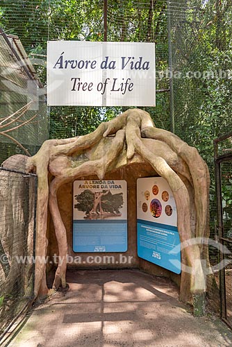  Tree of life - exhibition in the outdoor - entrance of the Aves Park (Birds Park)  - Foz do Iguacu city - Parana state (PR) - Brazil