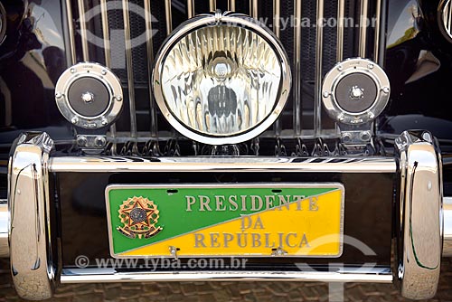  Detail of the Presidential Rolls-Royce on exhibit - entrance of the Palacio do Planalto (Planalto Palace) - headquarters of government of Brazil  - Brasilia city - Distrito Federal (Federal District) (DF) - Brazil
