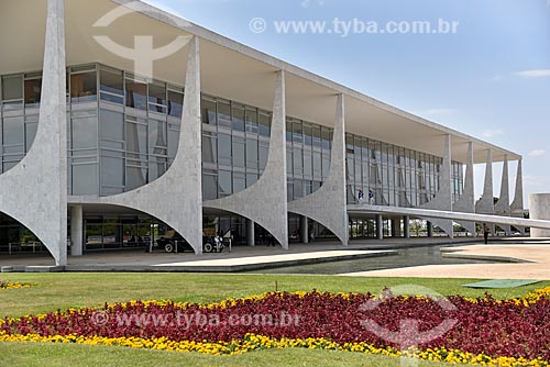  Facade of the Palacio do Planalto (Planalto Palace) - headquarters of government of Brazil  - Brasilia city - Distrito Federal (Federal District) (DF) - Brazil