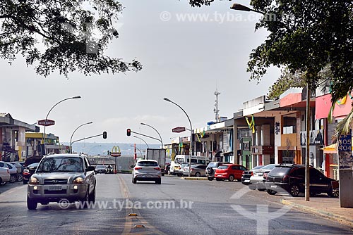  Traffic - Local Commerce South - CLS 404/405 - know as Restaurants Street - commercial block between residential superquadras  - Brasilia city - Distrito Federal (Federal District) (DF) - Brazil