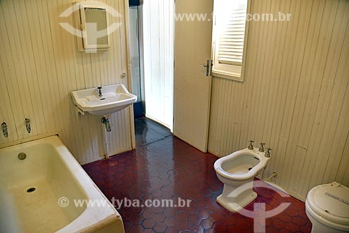  Presidential suite bathroom - Catetinho Museum (1956) - first official residence of President Juscelino Kubitschek in the new Federal District at the time of the construction of Brasília  - Brasilia city - Distrito Federal (Federal District) (DF) - Brazil