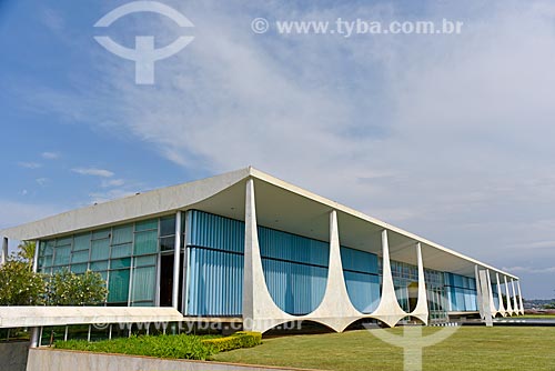  Facade of the Alvorada Palace - official residence of the President of Brazil  - Brasilia city - Distrito Federal (Federal District) (DF) - Brazil