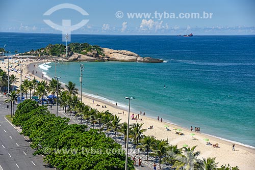  View of the Arpoador Beach waterfront with the Arpoador Stone in the background  - Rio de Janeiro city - Rio de Janeiro state (RJ) - Brazil