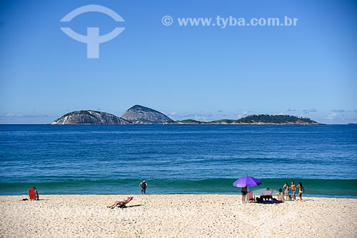  View of the Ipanema Beach waterfront with the Natural Monument of Cagarras Island in the background  - Rio de Janeiro city - Rio de Janeiro state (RJ) - Brazil